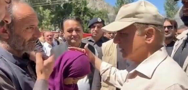 انسانی غلطی کا ازالہ نہ کیا تو یہ آفت دوبارہ آسکتی ہے، وزیر اعظم، بونیر سیلاب متاثرین میں چیک تقسیم