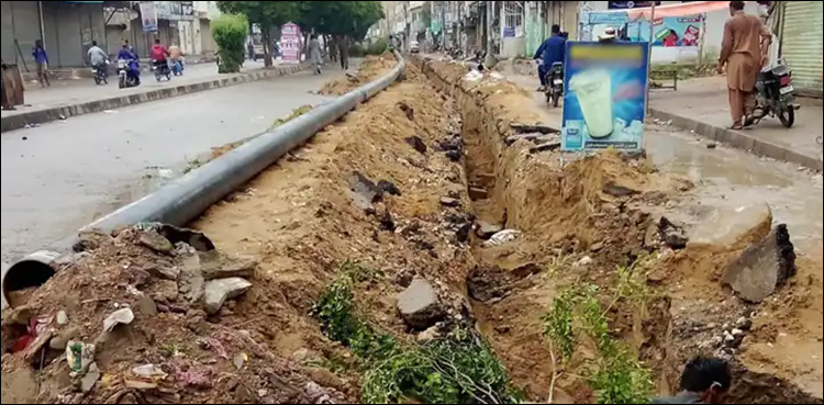 کراچی میں گیس کمپنی کی جانب سے روڈ کٹنگ کا مسئلہ، شہری انتظامیہ سر پکڑ کر بیٹھ گئی