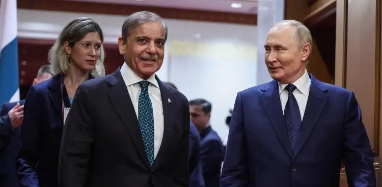 وزیراعظم کی روسی صدر پیوٹن سے ملاقات، دو طرفہ تعلقات پر تبادلہ خیال